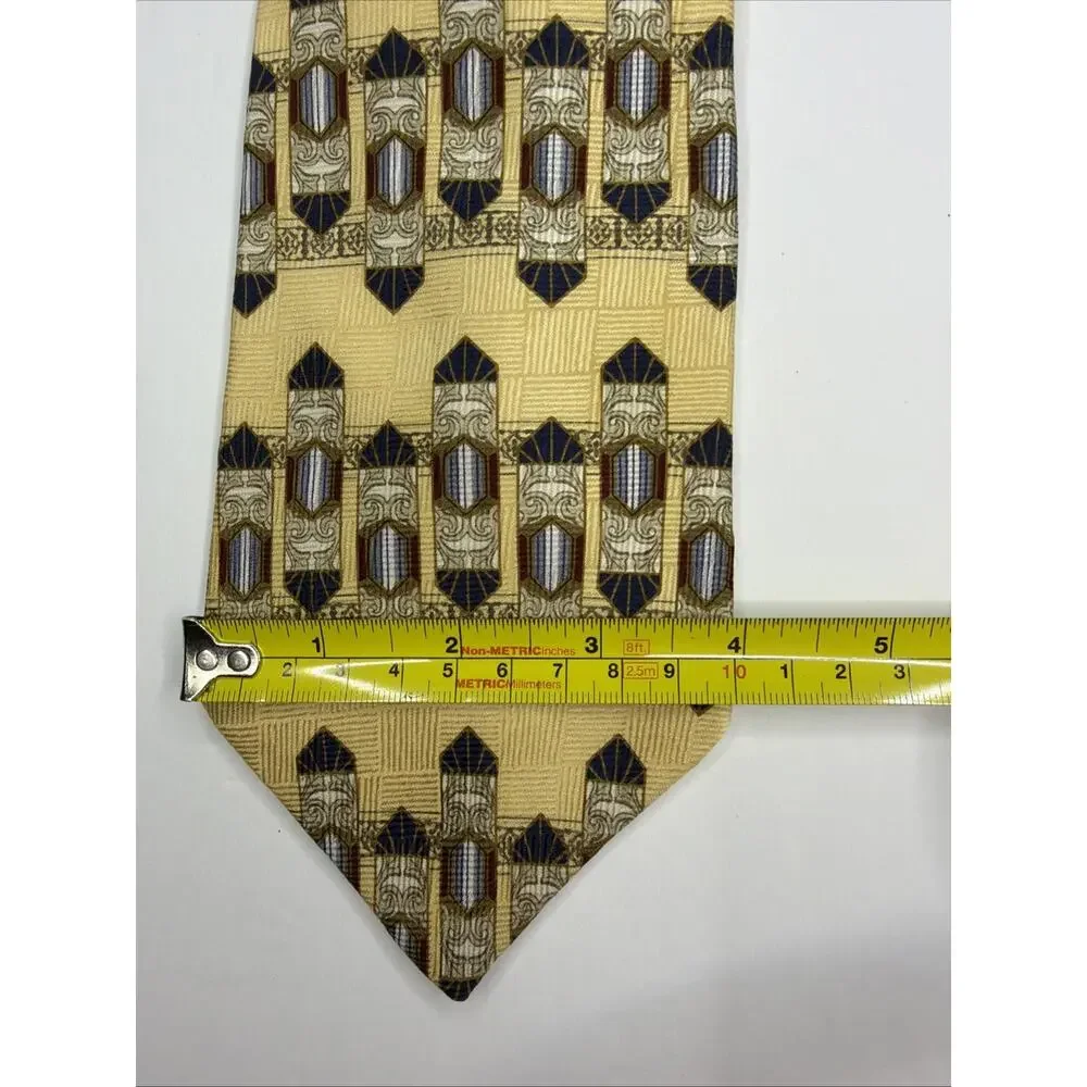 Bill Blass Black Label Men’ Tie 100% Silk Gold Burgundy Geometric Medallion Gift